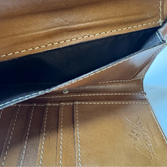 Patricia Nash Italian Leather Organizer Credit Card Wallet - Picture 16 of 16